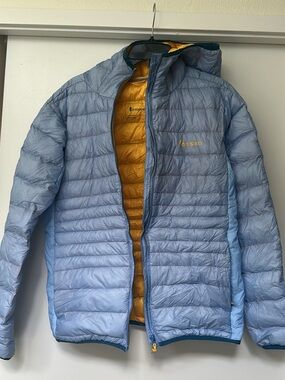 Cotopaxi womens Lightweight Hooded Down Jacket